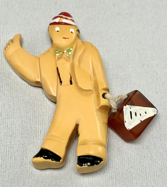 BB163 bakelite hitchihiker pin brooch